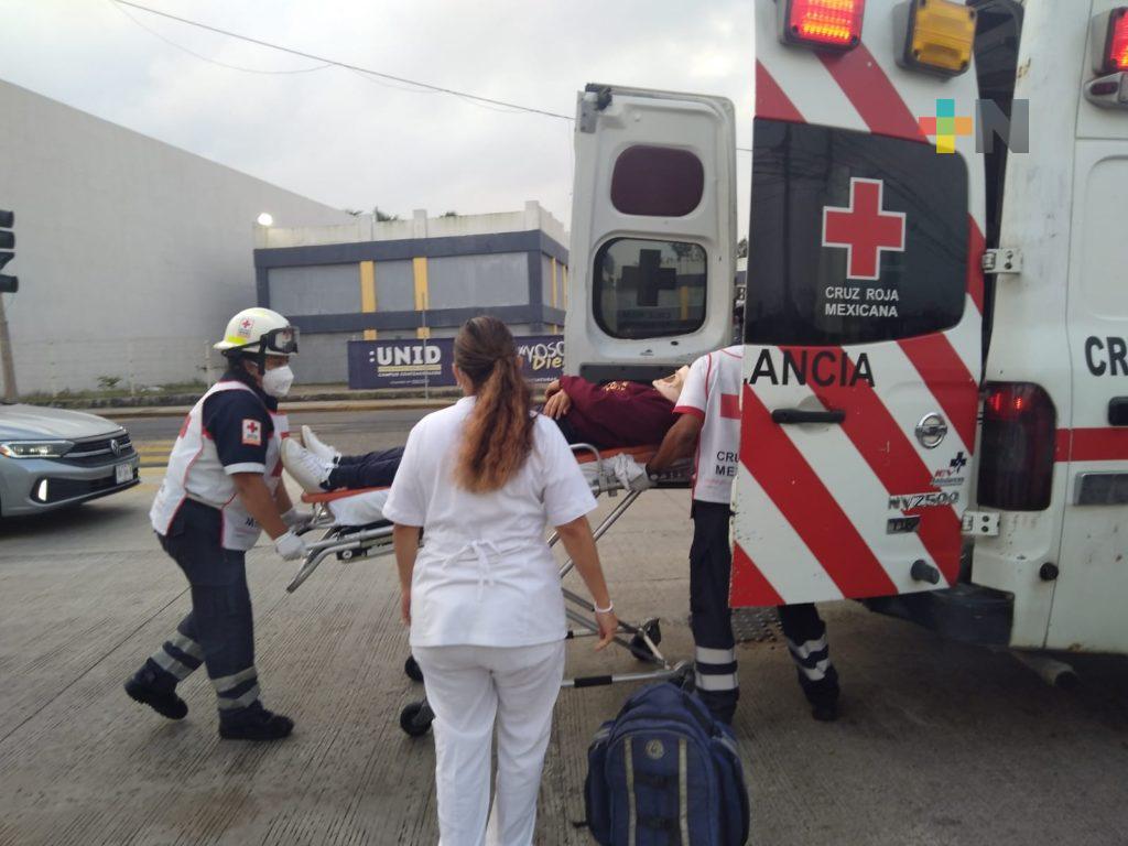 Choque entre ambulancia y taxi deja dos lesionados en Coatza MÁSNOTICIAS