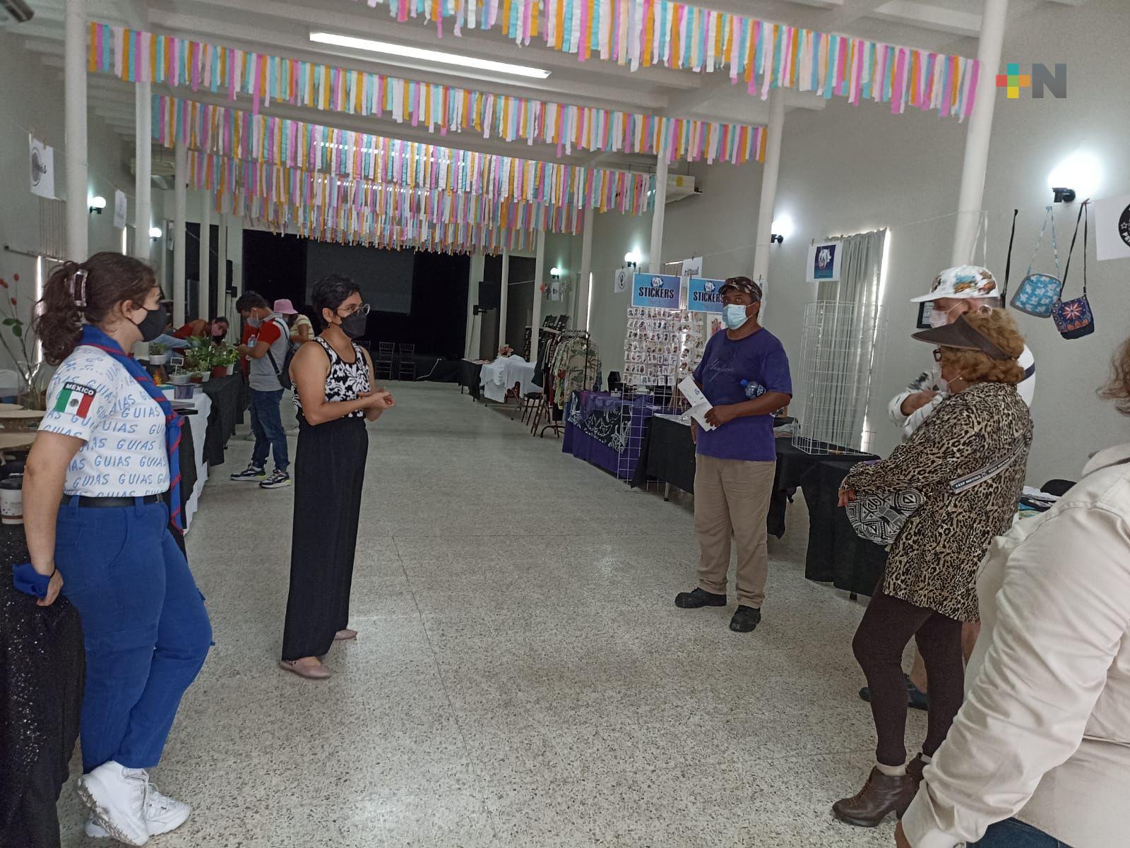 Familias recorrieron el centro histórico de Coatza