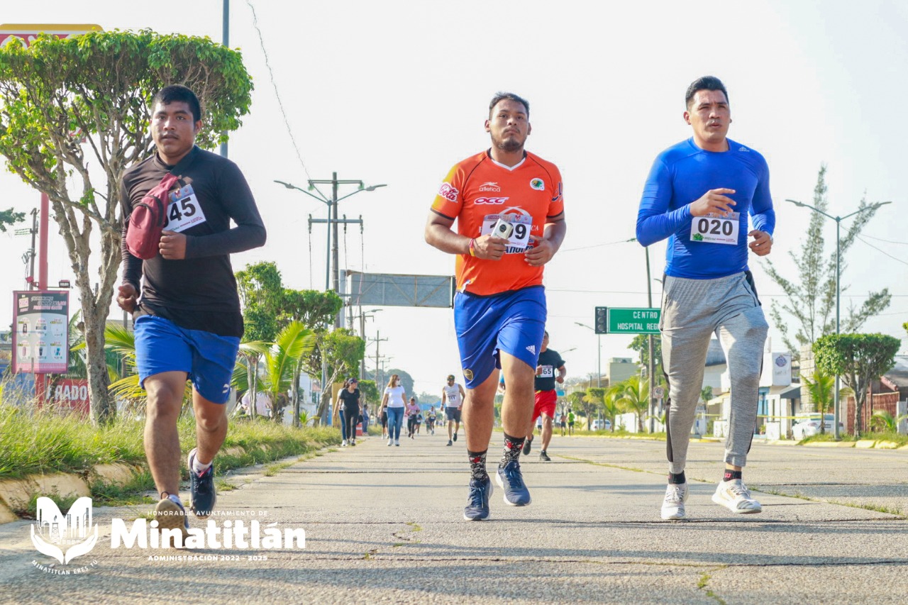 Realizan primera carrera contra la obesidad en Minatitlán
